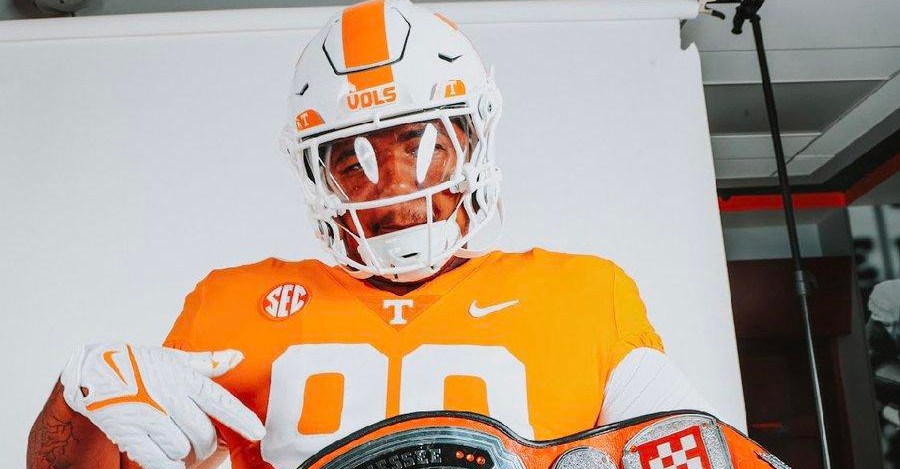 Texas offers Tennessee JUCO DT commit Christian Mays