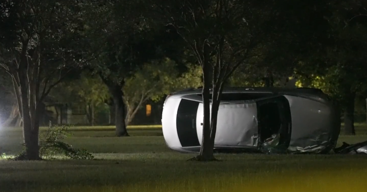 Southeast Houston crash: Man in flipped vehicle on Hickok Lane possibly shot