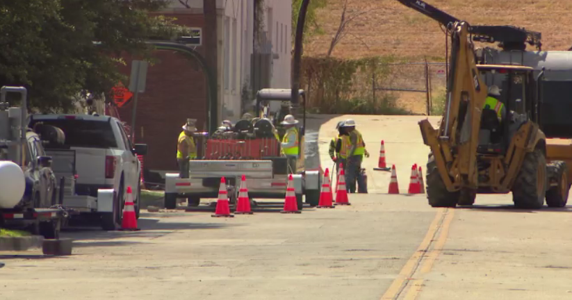Dallas gas line incident sends 2 workers to the hospital after air pressure test, Dallas Fire-Rescue say