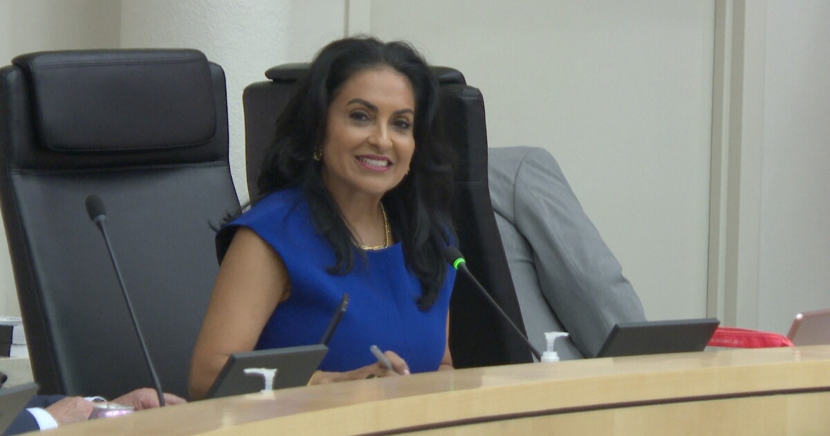 Corpus Christi mayor returns to city hall after 30-day suspension