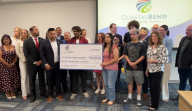 Coastal Bend LNG funds Del Mar College scholarships for local students