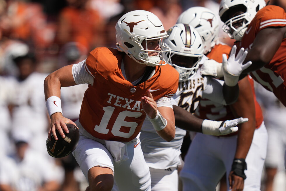 Manning's four TD passes lead No. 5 Texas past Texas State 59-7