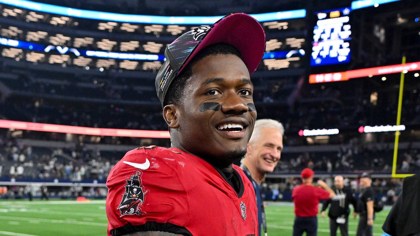 Grading the Buccaneers' Week 5 Win Against the Dallas Cowboys