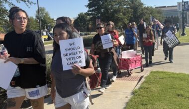 ‘A reasonable ask’: 2 Tarrant candidates call for extended early voting times after hours-long lines
