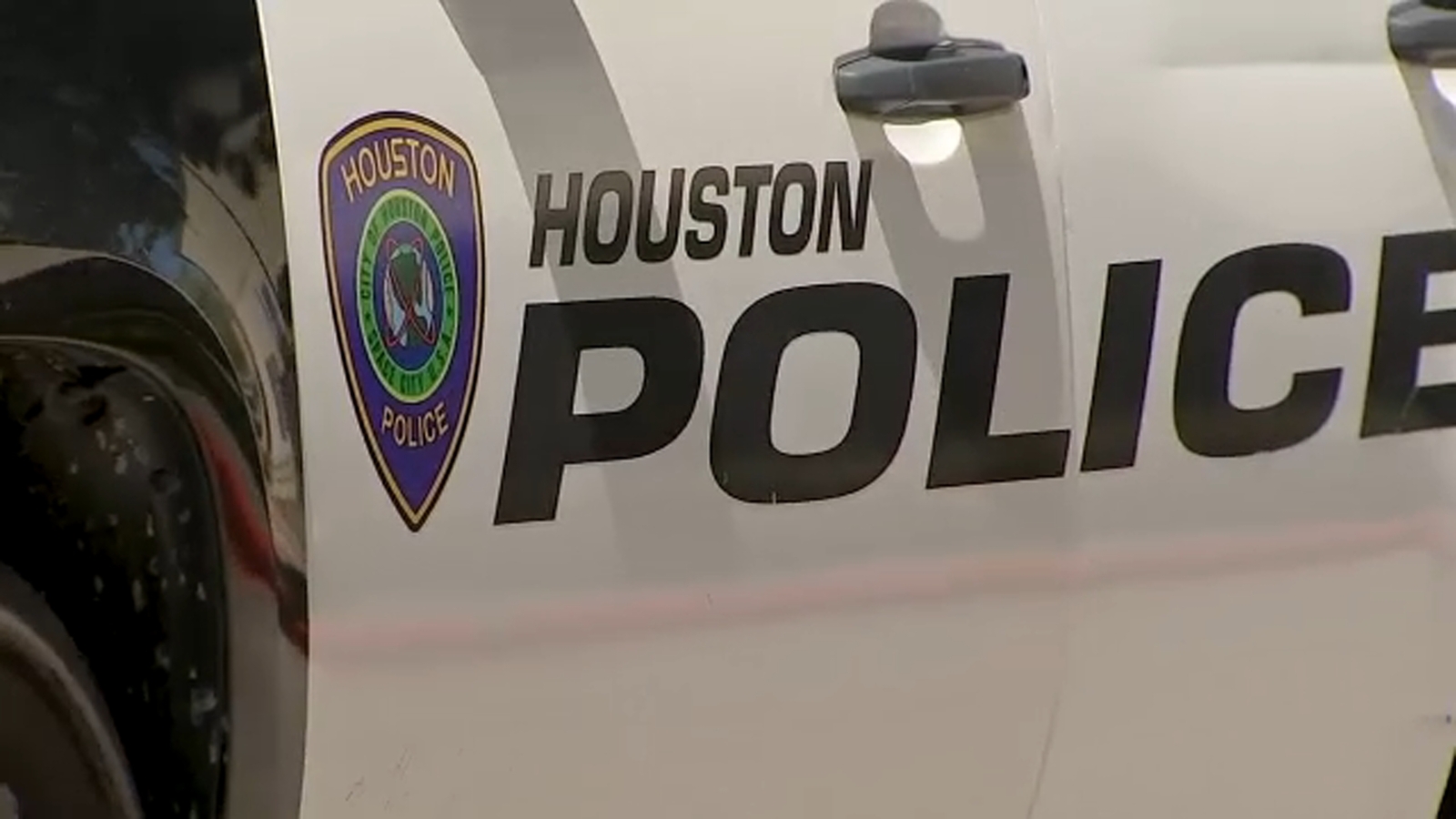 Shooting leaves 2 hospitalized after argument leads to gunfire on Grow Lane in northwest Houston, HPD says