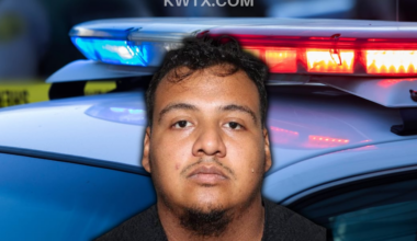 Police: Arlington father confesses to stabbing children after hitting officer’s window with knife