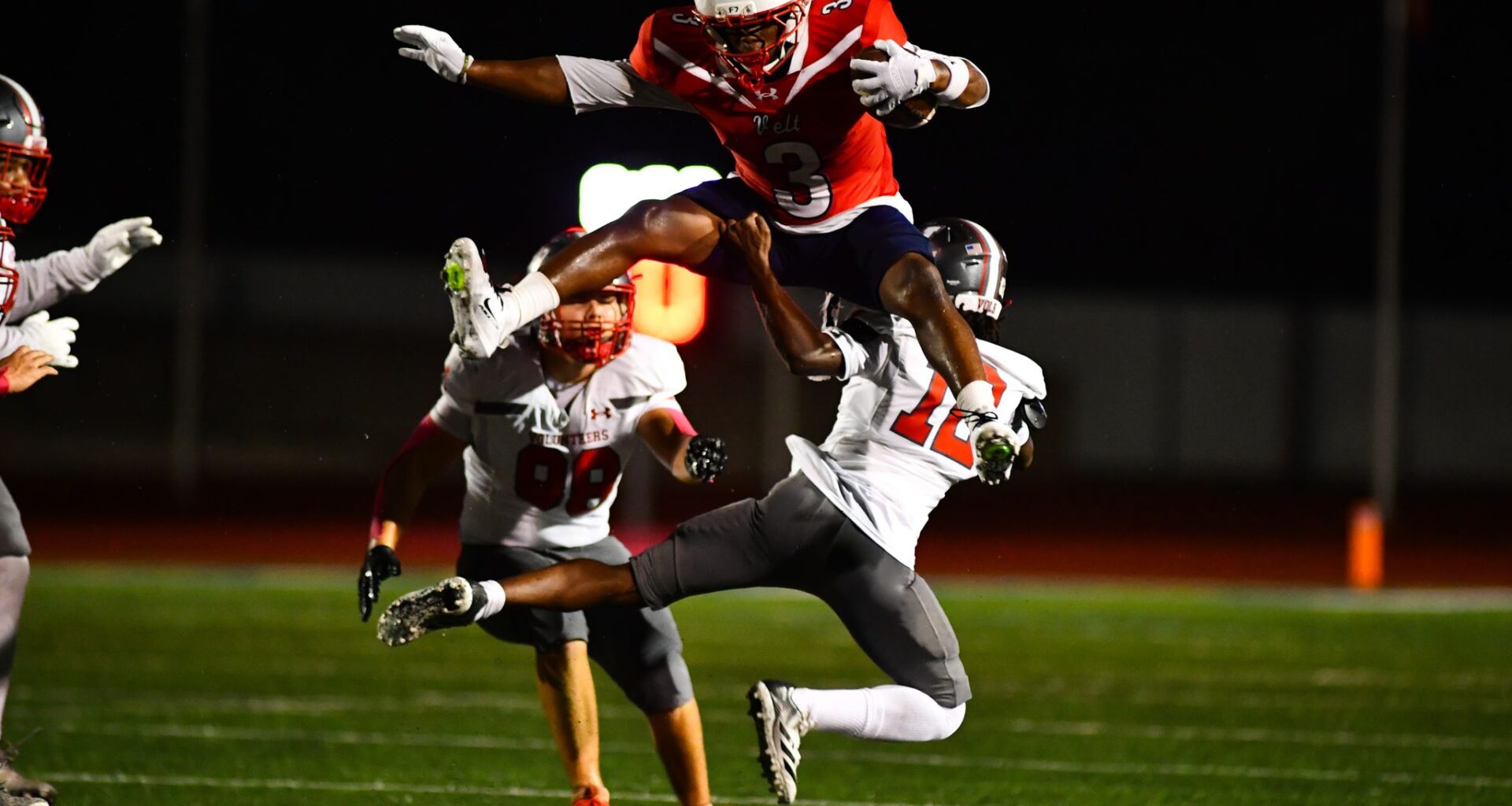 Xavion Chambers, Ernest Smith lead the way as Roosevelt pounds LEE