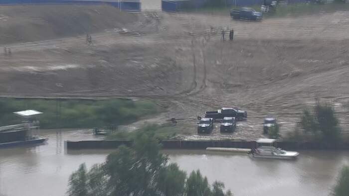 Homicide detectives investigating after man's body found in Buffalo Bayou
