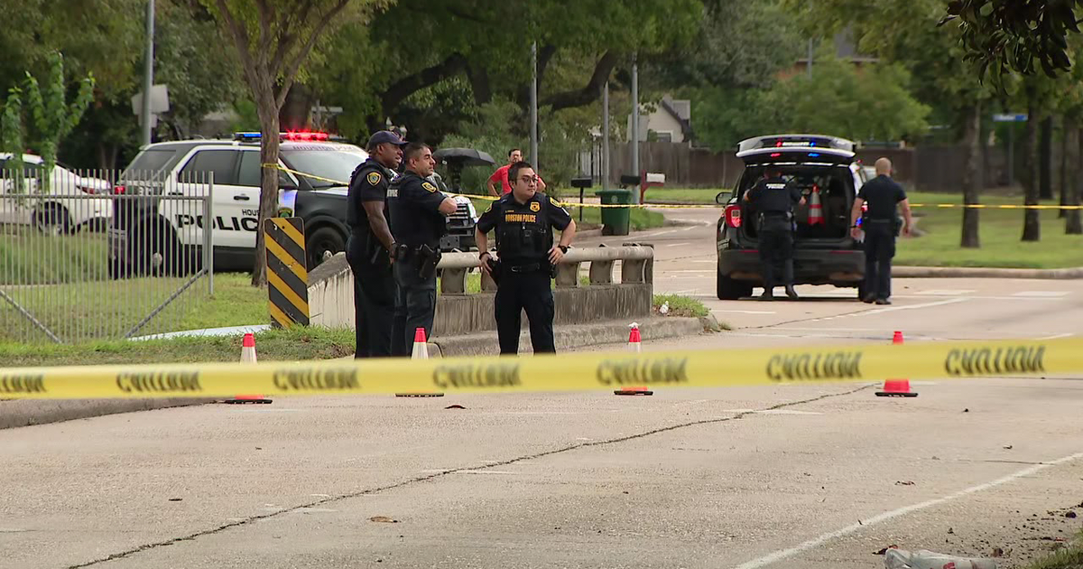Human remains found under Spring Branch neighborhood overpass