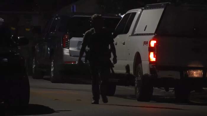 Man shot in stomach at southeast Houston home, SWAT team responds