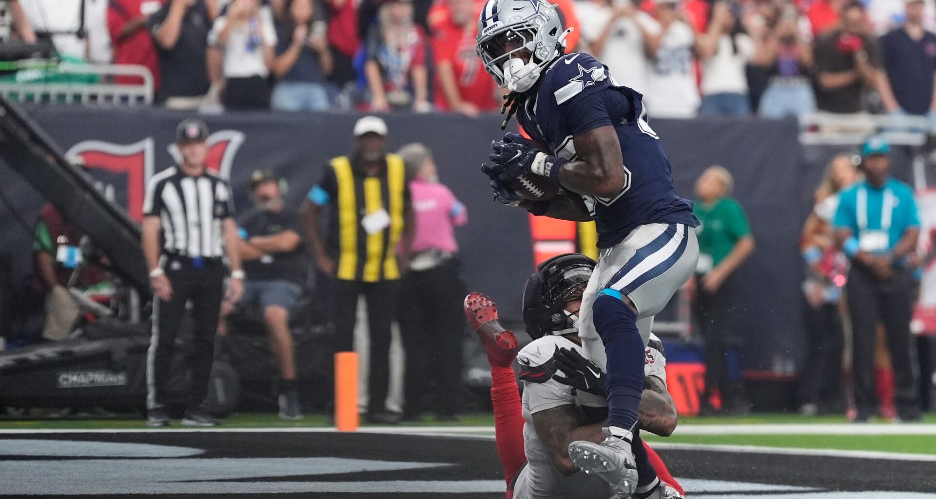 CeeDee Lamb’s late TD caps a wild Cowboys rally to beat winless Texans 34-30