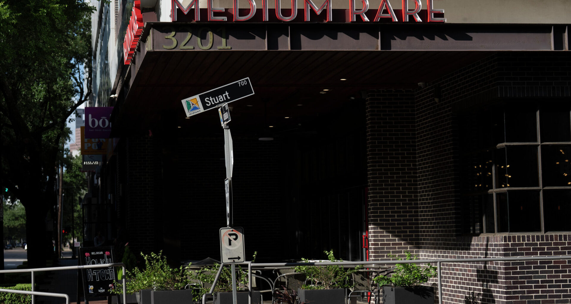 Houston restaurants that closed in September, including Medium Rare