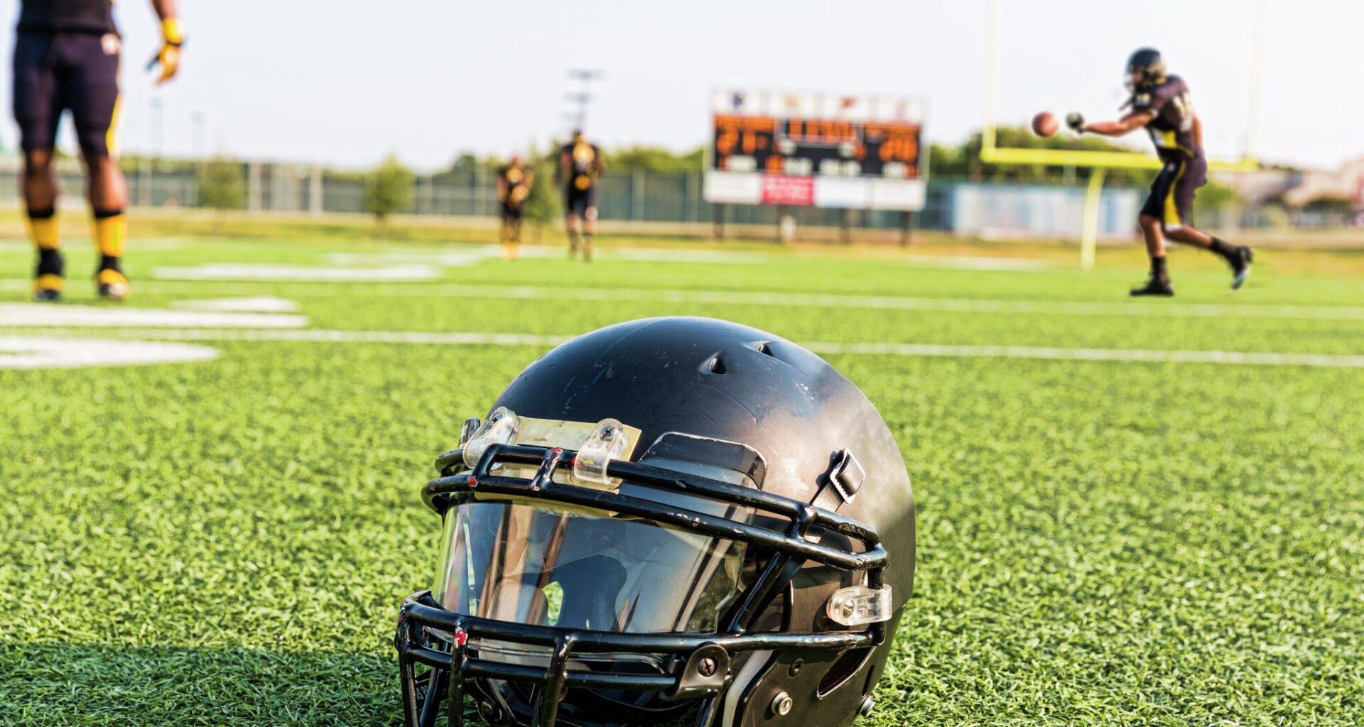 Houston doctors transplant new lungs into poisoned football player