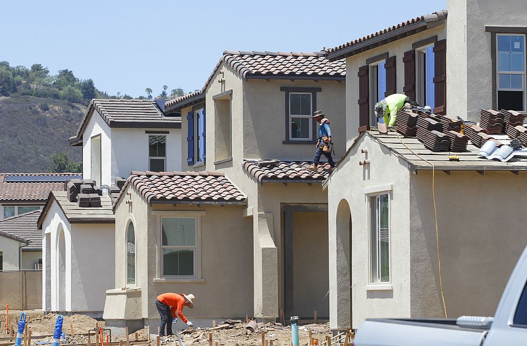 Lennar responds to video showing Texas home 'splitting in half'