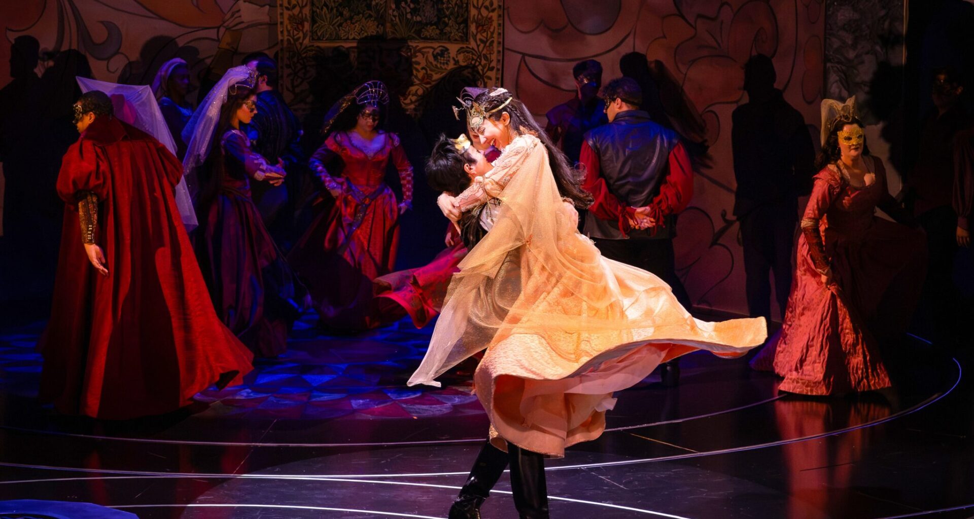 Magnificent cast, moveable sets highlight Alley's 'Romeo and Juliet'