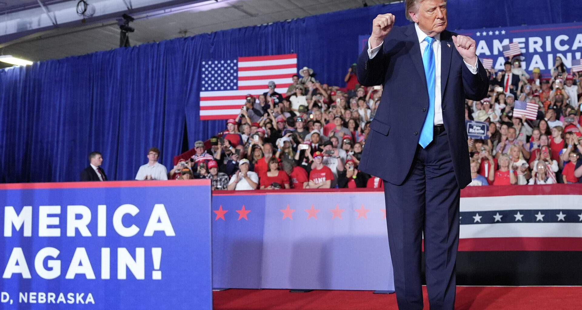 Trump visits San Antonio for rally with Paxton, De La Cruz