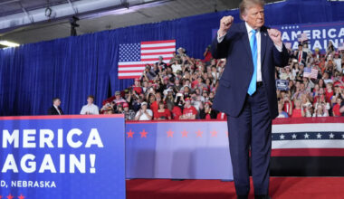 Trump visits San Antonio for rally with Paxton, De La Cruz