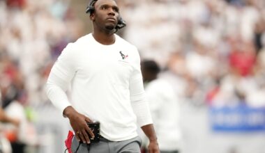 Houston Texans: Will DeMeco Ryans take over play-calling?
