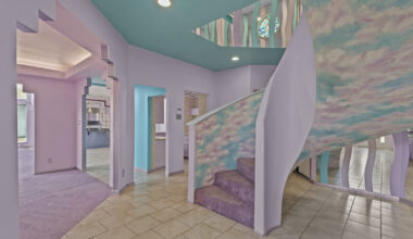 San Antonio 'mermaid house' goes viral for its 'Miami Vice' vibes
