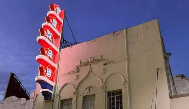 When did Dallas lose decorum at the movie theater?
