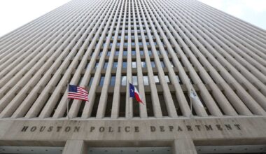 Houston selling 2 downtown office towers in 'skyline-redefining' move