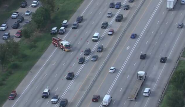 Pedestrian struck, killed by 18-wheeler on I-45 in Montgomery County