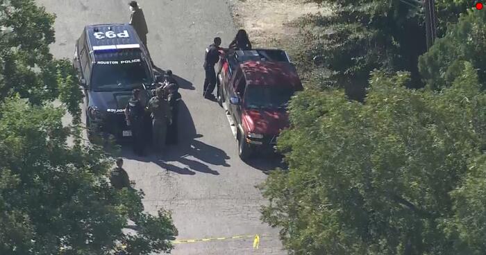 Person dead after being shot in chest in Houston's Independence Heights area