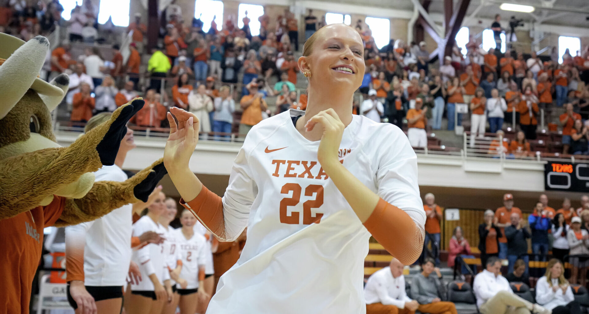 Texas volleyball vs Arkansas game score: Live updates, how to watch