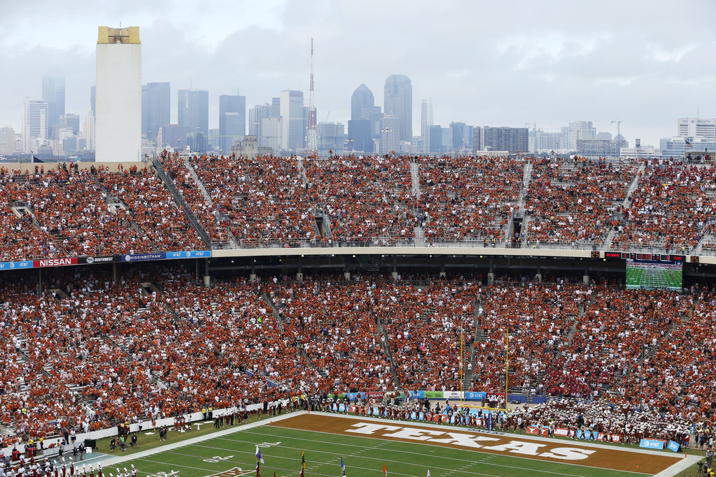 Oklahoma Sooners band takes the field prior to the start of a NCAA football game between the Texas Longhorns and the Oklahoma Sooners at the Cotton Bowl in Dallas on Saturday, October 6, 2018. (Vernon Bryant/The Dallas Morning News)