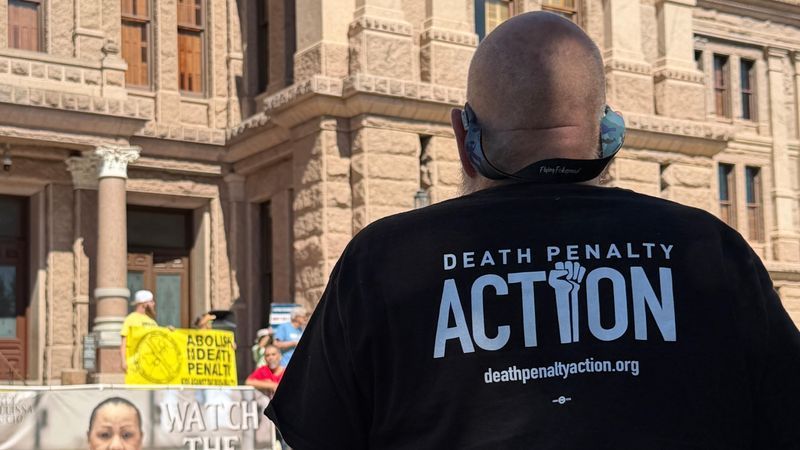 People gathered here at the Texas State Capitol today, calling for an end to the death penalty. (CBS Austin/Brenna Gibbons)