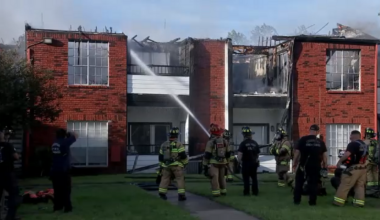 Emergency crews respond to 2-alarm apartment fire in southwest Harris County, Community Volunteer Fire Department says