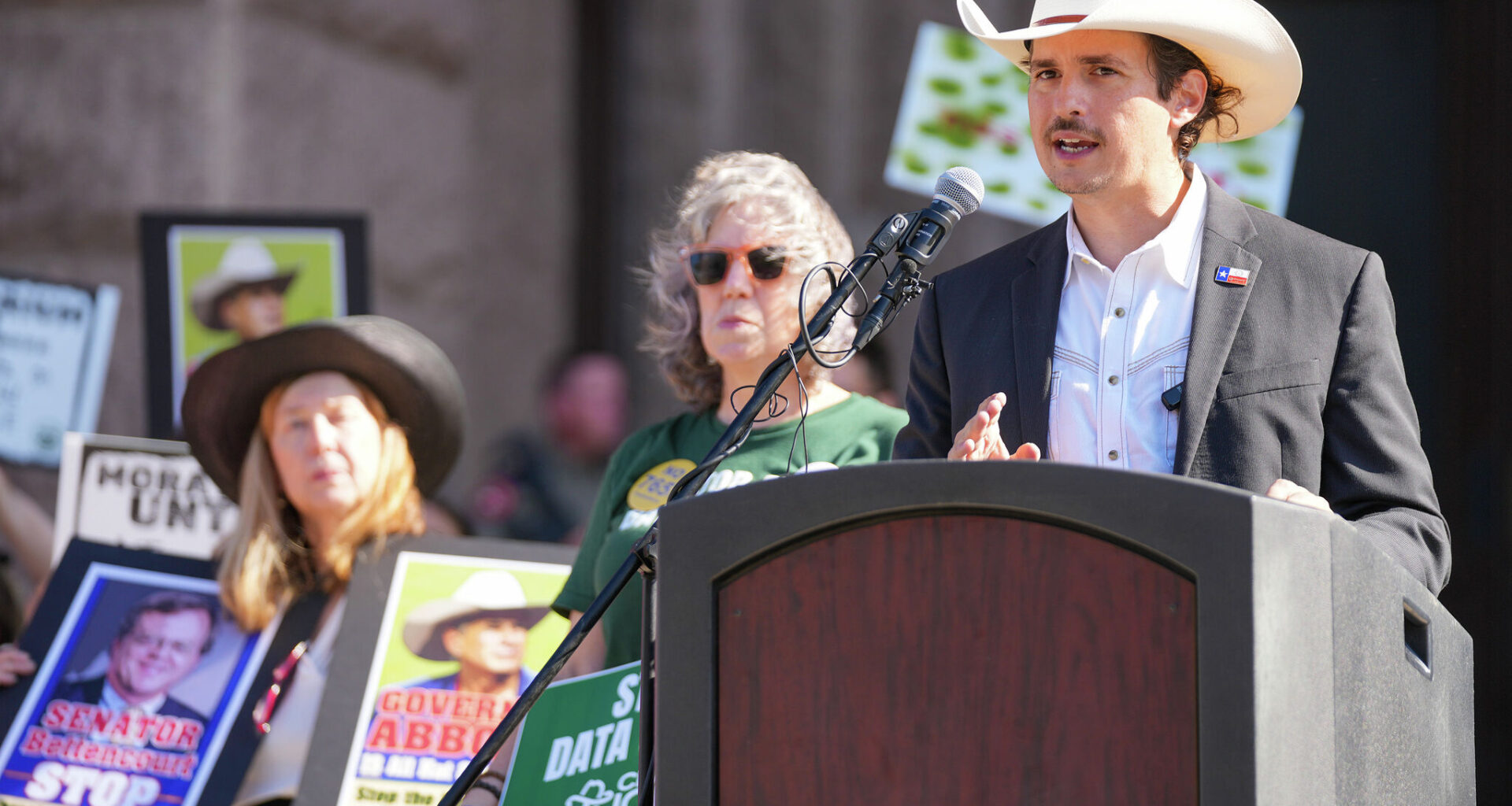 Texas political candidate angry about alleged bus stunt