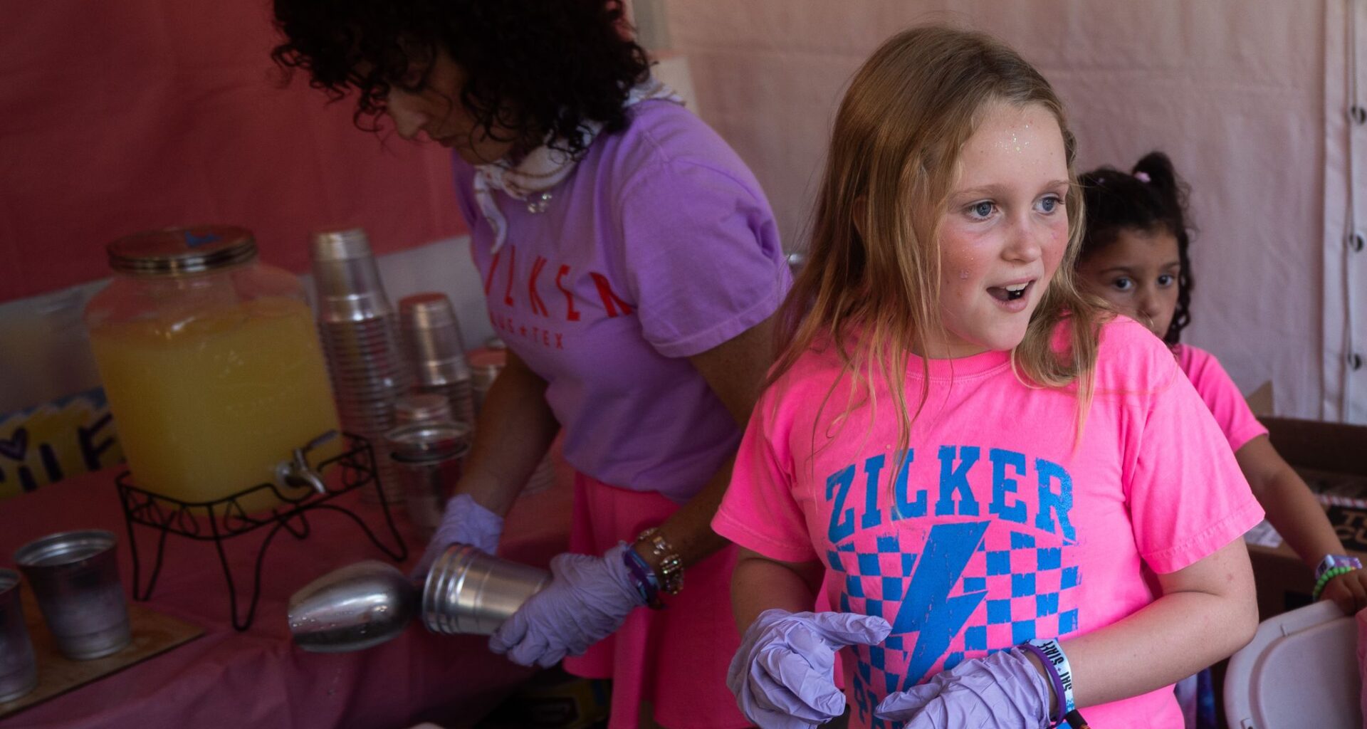 Austin girls raise money for Cile Steward Foundation at ACL Fest