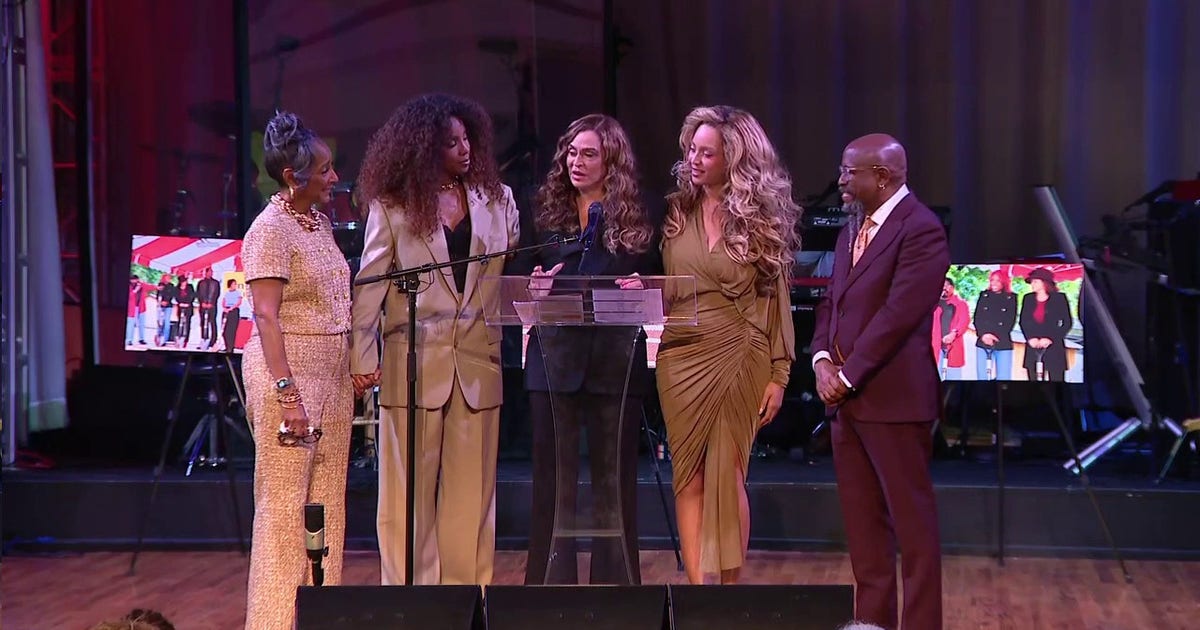 Beyonce, Tina Knowles, Kelly Rowland celebrate Knowles-Rowland House in Houston
