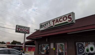 South Side waitress recovering after attack by 2 suspects who skipped out on bill, co-worker says
