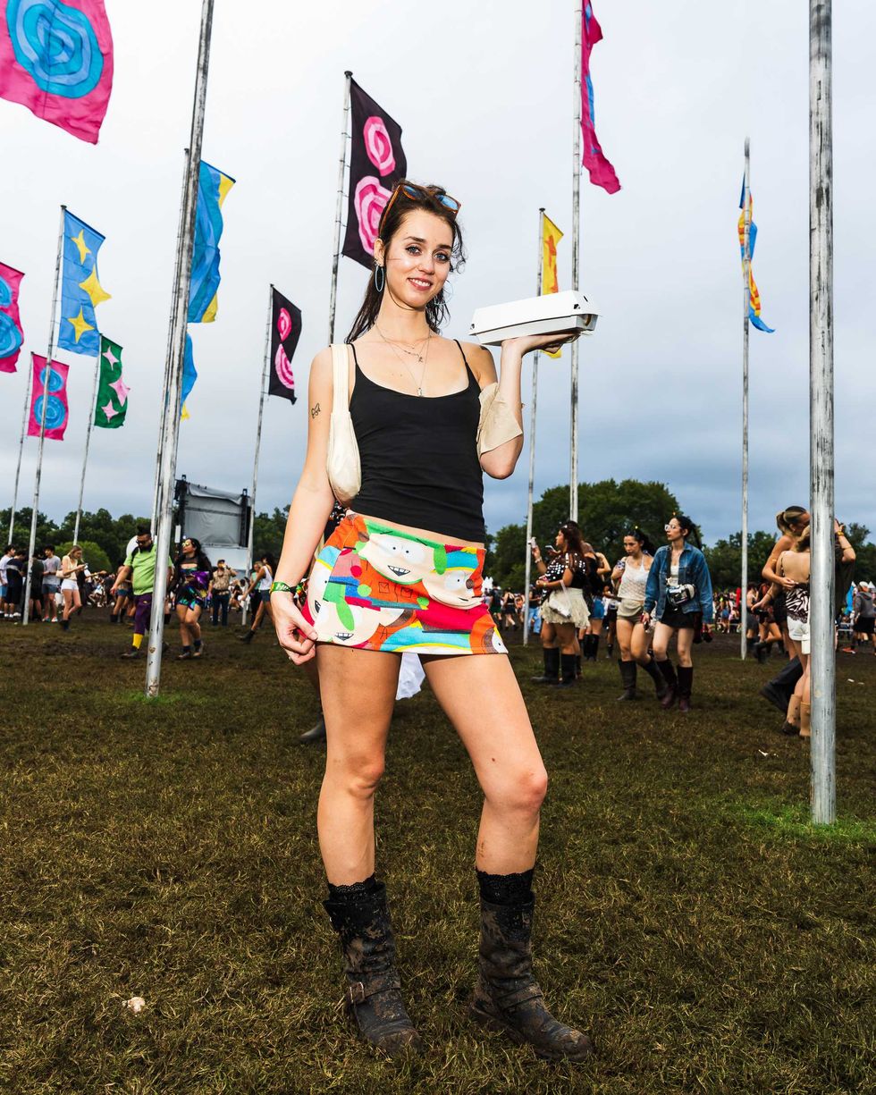 Kenley Dunawai wears a South Park mini skirt at ACL Fest 2026