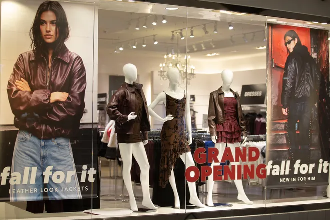 Urban Planet had its grand opening at La Palmera in Corpus Christi, Texas, on Oct. 16, 2026. The new clothing store took over the former site of Forever 21.