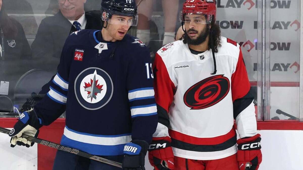 Hurricanes win 7th straight, defeat Jets