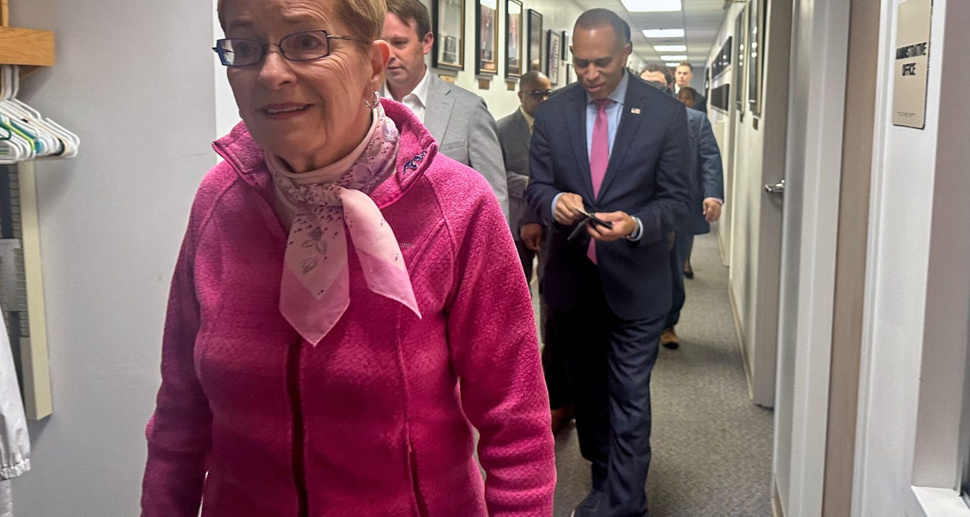 Jeffries likes Democrats' chances in race for the House as he campaigns in Ohio