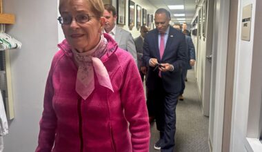 Jeffries likes Democrats' chances in race for the House as he campaigns in Ohio