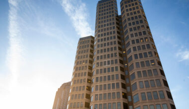 Lender takes downtown tower in foreclosure sale over $78M loan