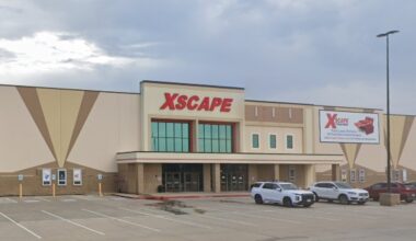 Houston-area movie theater set for $13 million renovation
