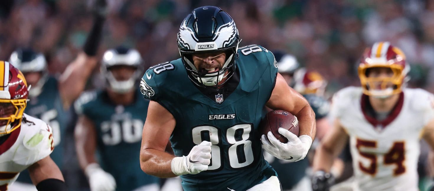 Dallas Goedert logs 61 yards in Week 6 - Dallas Goedert News