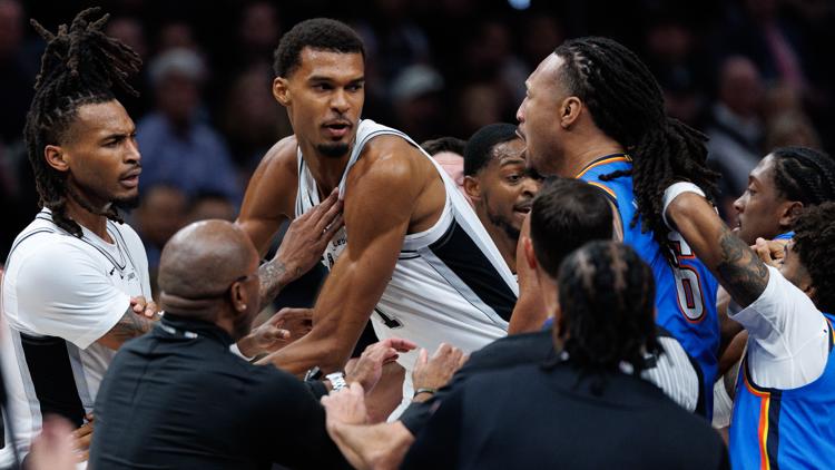 PHOTOS: Spurs 104, Thunder 116 | San Antonio Spurs Basketball