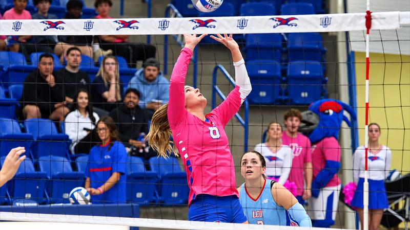 Sears’ Triple-Double Double Takes Center Stage, But Lady Buffs Spoil Pink Out