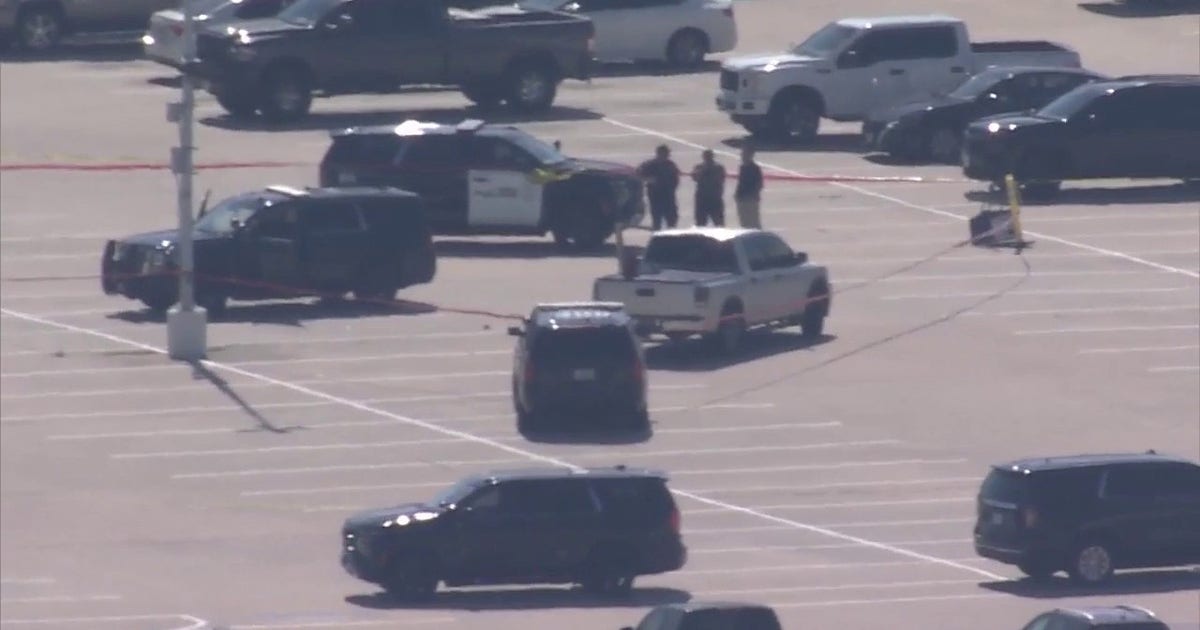 Humble police shoot man in FM 1960, Townsen parking lot