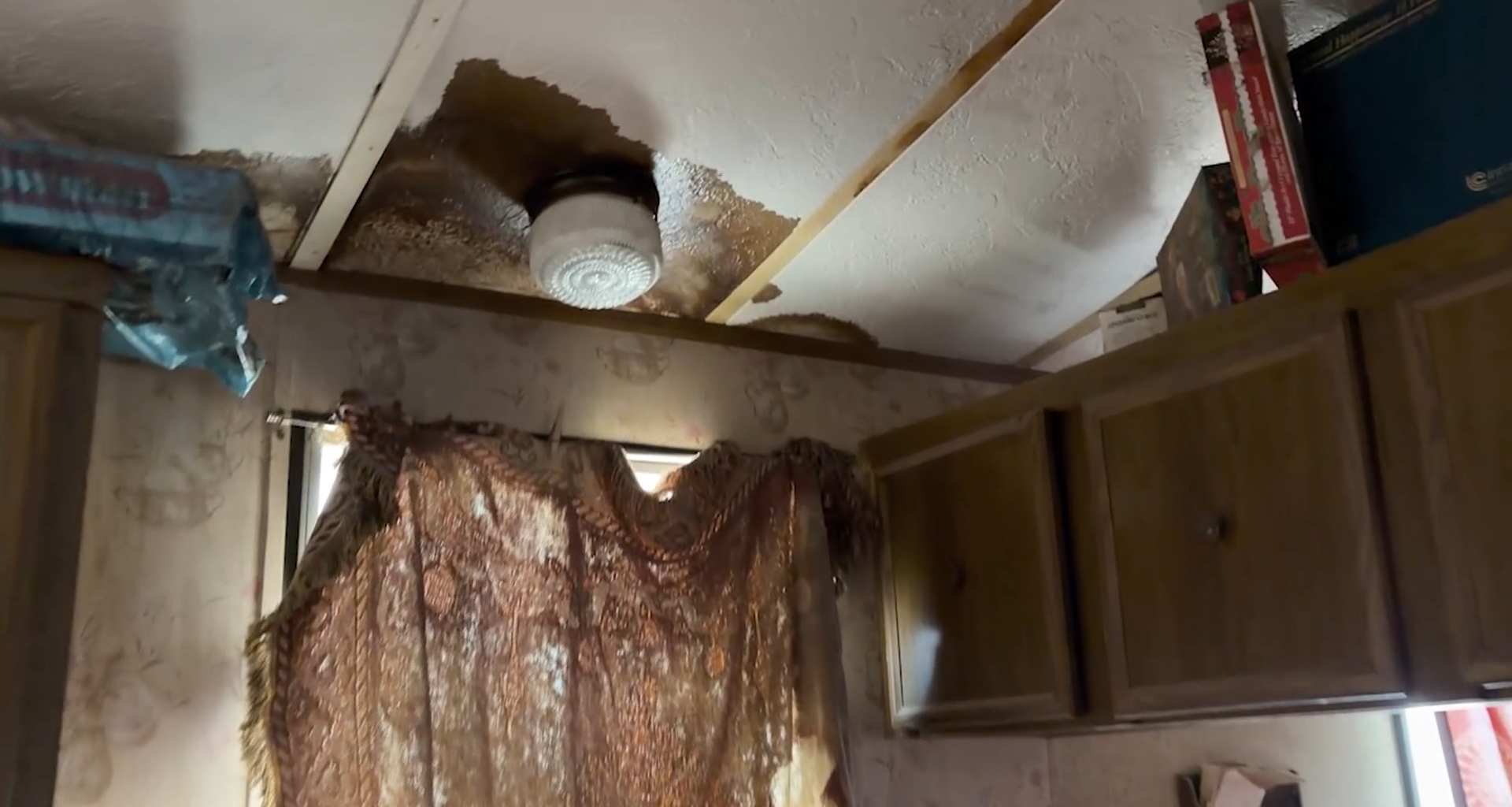 88-year-old Northeast El Pasoan gets mobile repairs to save her home
