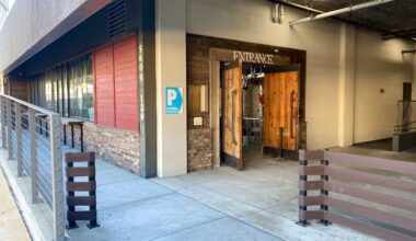 The exterior of the new Barsella's pizza