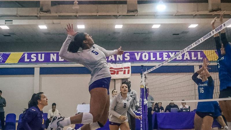 Privateers Fall in Three Close Sets Against Islanders