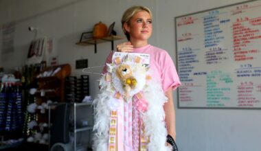 Transplants in Dallas suburbs embracing Texas-sized homecoming mums